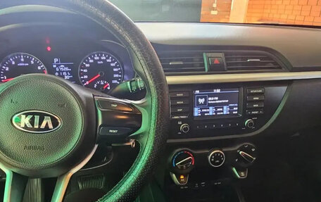 KIA Rio IV, 2018 год, 1 100 000 рублей, 15 фотография