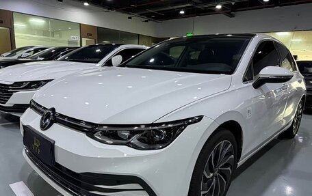 Volkswagen Golf VIII, 2024 год, 2 107 000 рублей, 3 фотография