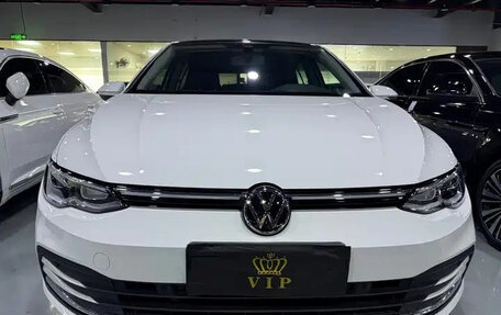 Volkswagen Golf VIII, 2024 год, 2 107 000 рублей, 2 фотография