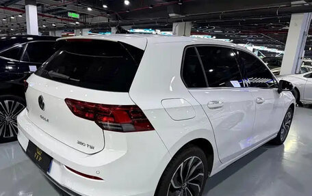 Volkswagen Golf VIII, 2024 год, 2 107 000 рублей, 6 фотография