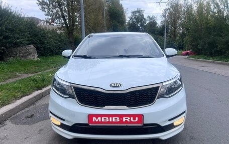 KIA Rio III рестайлинг, 2016 год, 989 000 рублей, 2 фотография