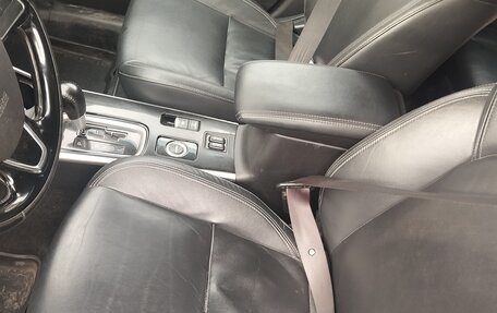 Mitsubishi Outlander III рестайлинг 3, 2019 год, 2 250 000 рублей, 18 фотография