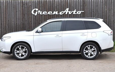 Mitsubishi Outlander III рестайлинг 3, 2014 год, 1 670 000 рублей, 2 фотография