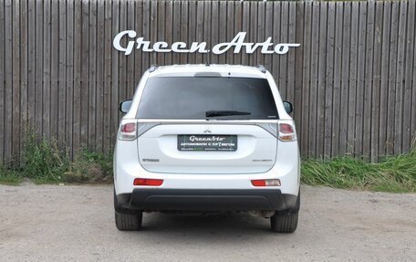 Mitsubishi Outlander III рестайлинг 3, 2014 год, 1 670 000 рублей, 4 фотография