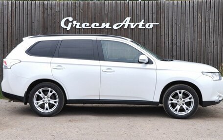 Mitsubishi Outlander III рестайлинг 3, 2014 год, 1 670 000 рублей, 6 фотография