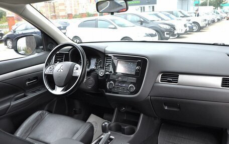 Mitsubishi Outlander III рестайлинг 3, 2014 год, 1 670 000 рублей, 14 фотография