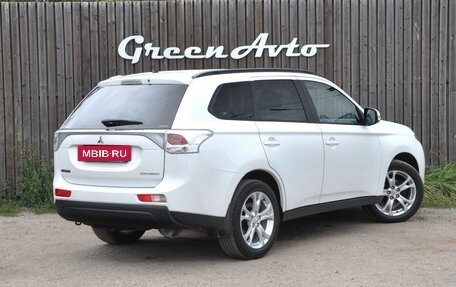 Mitsubishi Outlander III рестайлинг 3, 2014 год, 1 670 000 рублей, 5 фотография