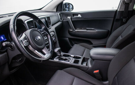 KIA Sportage IV рестайлинг, 2018 год, 2 145 000 рублей, 10 фотография