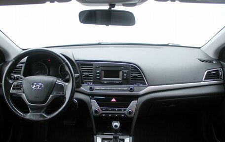 Hyundai Elantra VI рестайлинг, 2017 год, 1 479 000 рублей, 7 фотография
