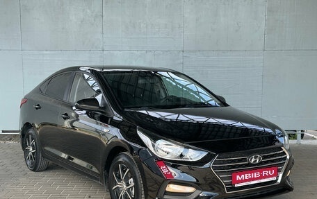 Hyundai Solaris II рестайлинг, 2017 год, 1 075 000 рублей, 1 фотография