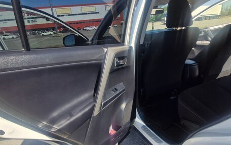 Toyota RAV4, 2014 год, 2 300 000 рублей, 10 фотография