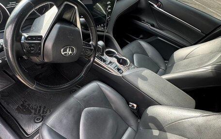 Toyota Camry, 2018 год, 2 610 000 рублей, 9 фотография