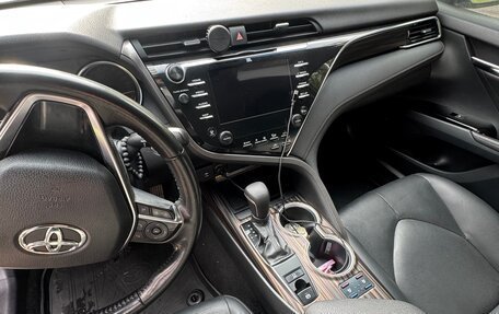 Toyota Camry, 2018 год, 2 610 000 рублей, 7 фотография