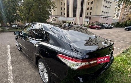 Toyota Camry, 2018 год, 2 610 000 рублей, 4 фотография