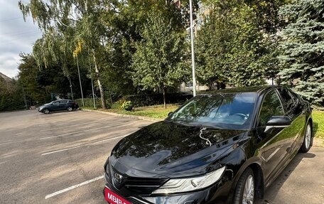Toyota Camry, 2018 год, 2 610 000 рублей, 2 фотография