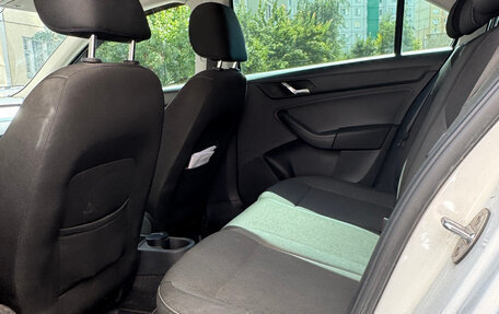 Skoda Rapid I, 2014 год, 1 300 000 рублей, 14 фотография