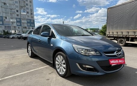 Opel Astra J, 2013 год, 895 000 рублей, 4 фотография