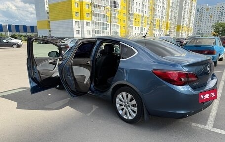 Opel Astra J, 2013 год, 895 000 рублей, 20 фотография