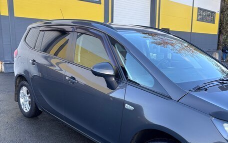 Opel Zafira C рестайлинг, 2012 год, 850 000 рублей, 2 фотография