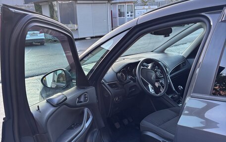 Opel Zafira C рестайлинг, 2012 год, 850 000 рублей, 13 фотография