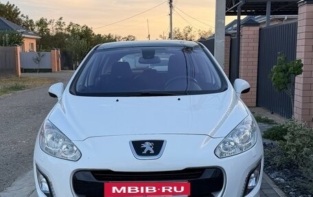 Peugeot 308 II, 2011 год, 649 000 рублей, 2 фотография