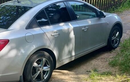 Chevrolet Cruze II, 2010 год, 620 000 рублей, 2 фотография