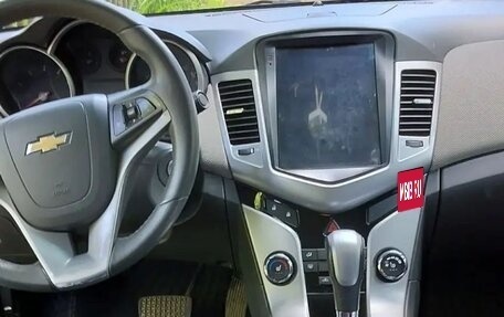 Chevrolet Cruze II, 2010 год, 620 000 рублей, 7 фотография