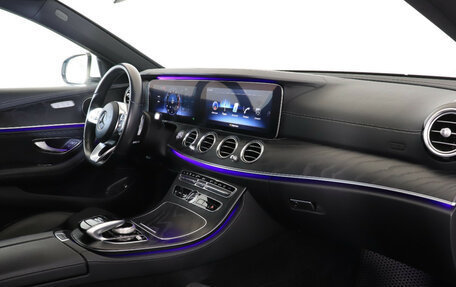 Mercedes-Benz E-Класс, 2019 год, 3 547 000 рублей, 9 фотография