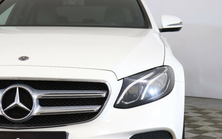 Mercedes-Benz E-Класс, 2019 год, 3 547 000 рублей, 24 фотография
