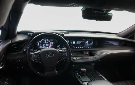 Lexus LS IV, 2018 год, 4 499 999 рублей, 6 фотография