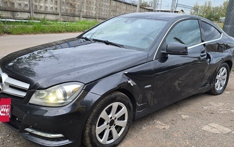 Mercedes-Benz C-Класс, 2011 год, 600 000 рублей, 3 фотография