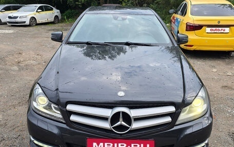 Mercedes-Benz C-Класс, 2011 год, 600 000 рублей, 4 фотография