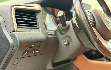 Lexus RX IV рестайлинг, 2019 год, 3 890 000 рублей, 16 фотография