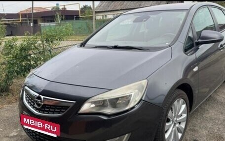 Opel Astra J, 2011 год, 530 000 рублей, 2 фотография