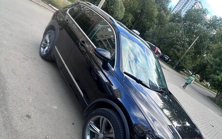 Volkswagen Tiguan II, 2018 год, 2 450 000 рублей, 2 фотография