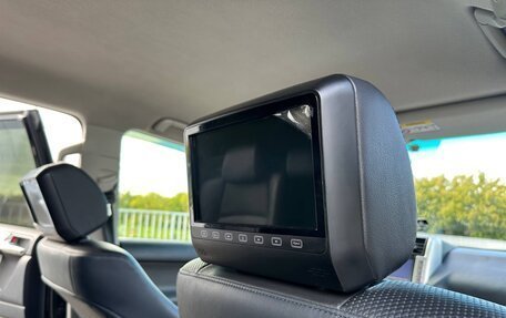 Toyota Land Cruiser Prado 150 рестайлинг 2, 2013 год, 2 625 000 рублей, 11 фотография