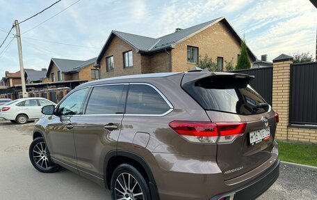 Toyota Highlander III, 2018 год, 2 850 000 рублей, 3 фотография