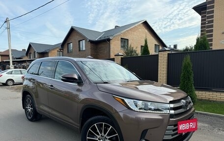 Toyota Highlander III, 2018 год, 2 850 000 рублей, 10 фотография