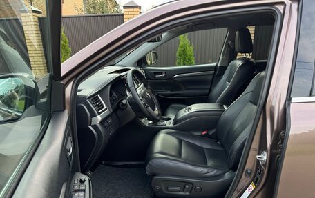 Toyota Highlander III, 2018 год, 2 850 000 рублей, 15 фотография