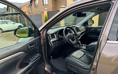 Toyota Highlander III, 2018 год, 2 850 000 рублей, 14 фотография