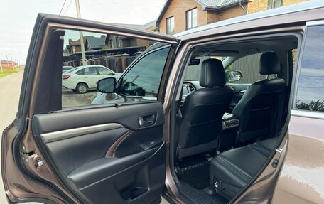 Toyota Highlander III, 2018 год, 2 850 000 рублей, 19 фотография