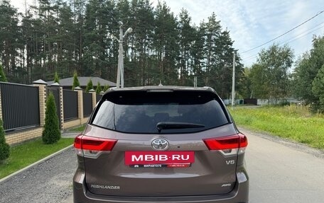 Toyota Highlander III, 2018 год, 2 850 000 рублей, 4 фотография