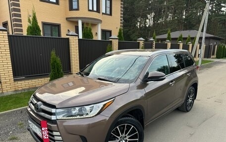 Toyota Highlander III, 2018 год, 2 850 000 рублей, 12 фотография