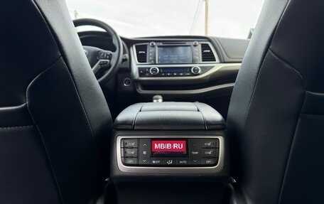 Toyota Highlander III, 2018 год, 2 850 000 рублей, 22 фотография
