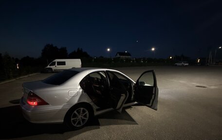 Mercedes-Benz C-Класс, 2004 год, 600 000 рублей, 4 фотография