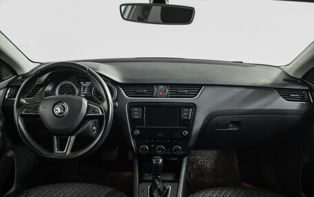 Skoda Octavia, 2018 год, 1 649 000 рублей, 10 фотография