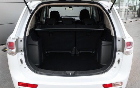 Mitsubishi Outlander III рестайлинг 3, 2014 год, 1 349 000 рублей, 9 фотография