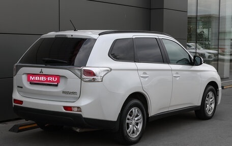 Mitsubishi Outlander III рестайлинг 3, 2014 год, 1 349 000 рублей, 5 фотография