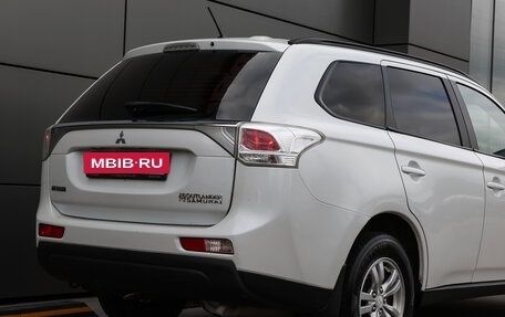 Mitsubishi Outlander III рестайлинг 3, 2014 год, 1 349 000 рублей, 21 фотография