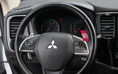 Mitsubishi Outlander III рестайлинг 3, 2014 год, 1 349 000 рублей, 17 фотография